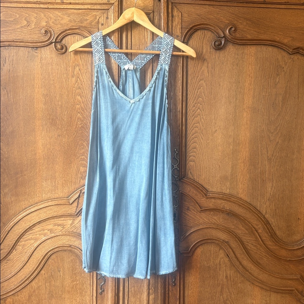 Umgee Sleeveless Chambray Dress